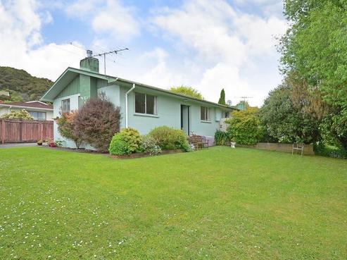 20B Blue Mountains Road, Pinehaven