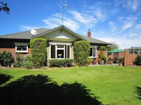 10 Woodlands Road, Parkside