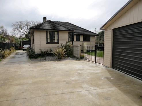 25 Montgomery Crescent, Bader