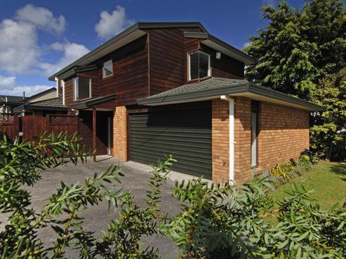 2/45 Deep Creek Road, Waiake