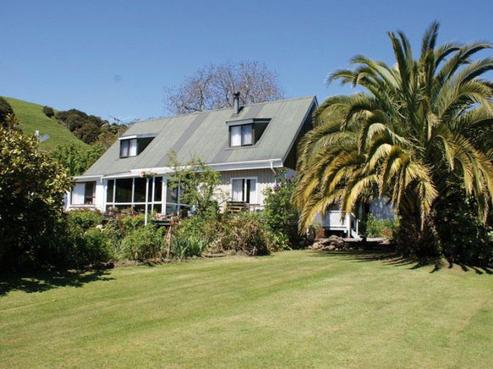 113 Takamatua Valley Road, Takamatua