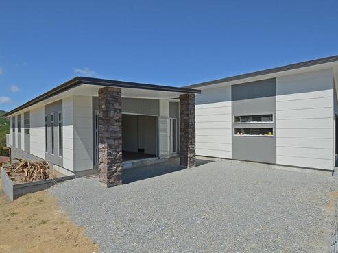 97 Kirton Drive, Riverstone Terraces