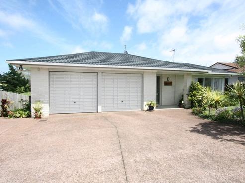 2/37 Pinewood Grove, Botany Downs