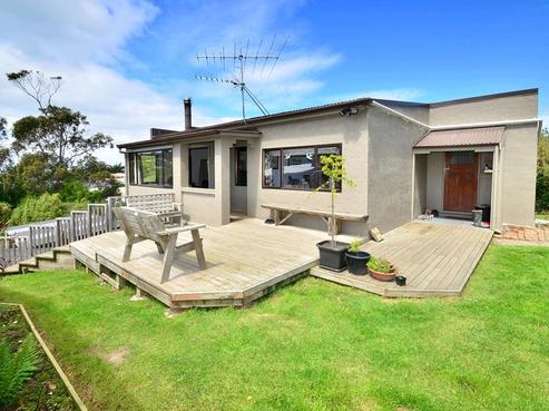 12 Mcintosh Road, Brighton