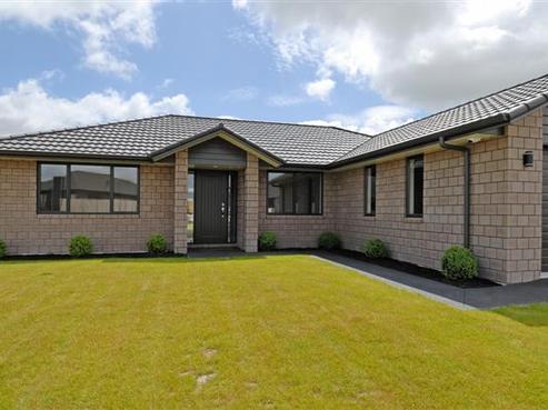 27 Tallentire Crescent, Huntington