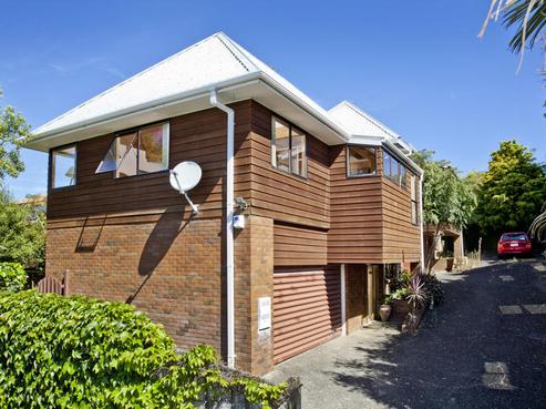 2/11 Zion Road, Birkenhead
