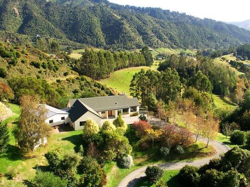 136 Teal Valley Road, Hira