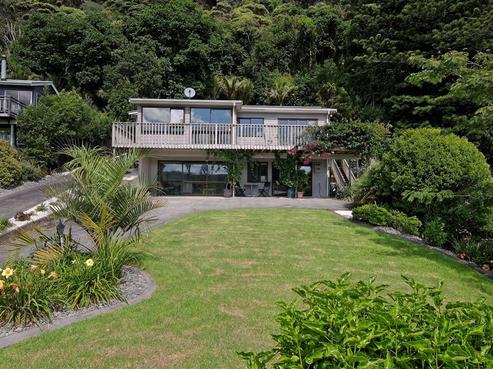 242 Motutara Road, Muriwai