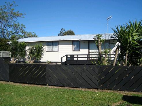 13 College Place, Poike