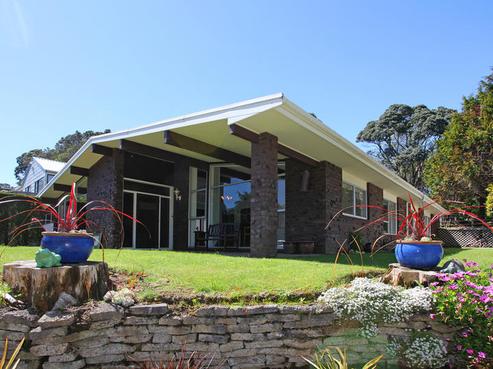 2 Lombardy Place, Whalers Gate