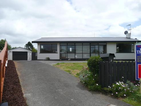 6 Thames Place, Pukekohe