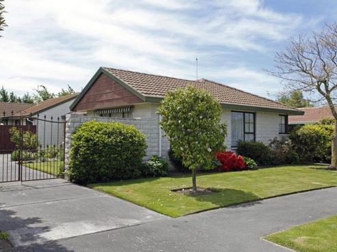 68 Sarabande Avenue, Redwood