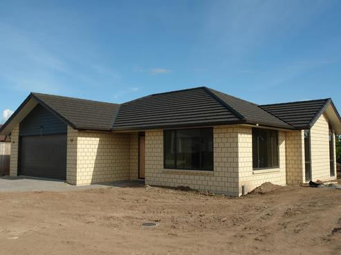 154 Saint James Drive, Huntington