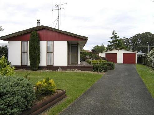 25 Sheridan Crescent, Leamington
