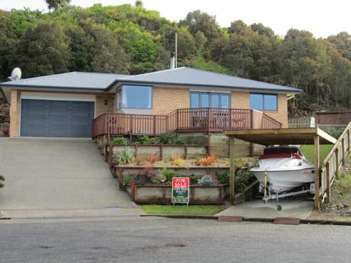 6 Heenan Place, Hokitika