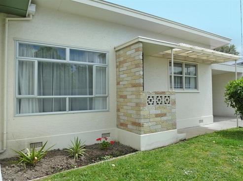 2/409A Willowpark Road South, Akina
