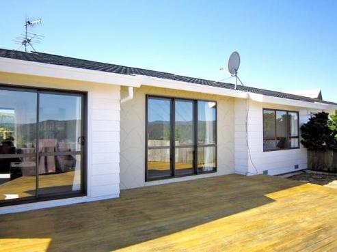 2/12 Kekeno Grove, Tirohanga