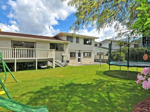 136 California Drive, Totara Park