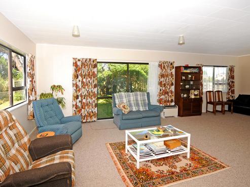 22 Scott Avenue, Otaki Beach