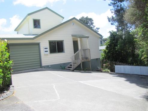 87B Unsworth Drive, Unsworth Heights