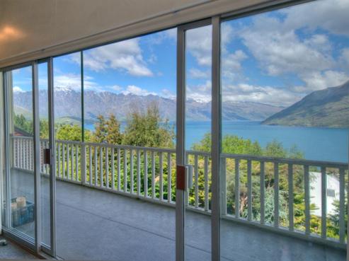 59B Wynyard Crescent, Fernhill/Sunshine Bay