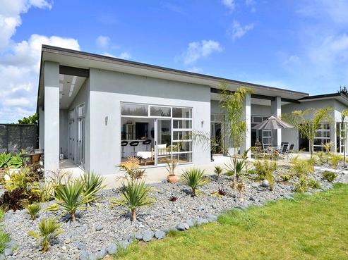 42 Estuary View Road, Waiau Pa