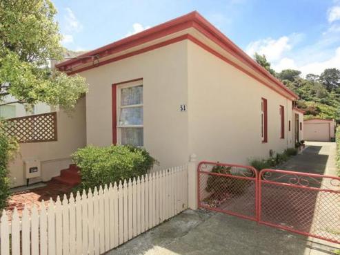 51 Riddlers Crescent, Petone