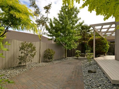 2/47 Matterhorn Crescent, Northpark