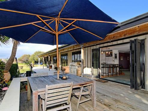 1222 State Highway 16, Waimauku