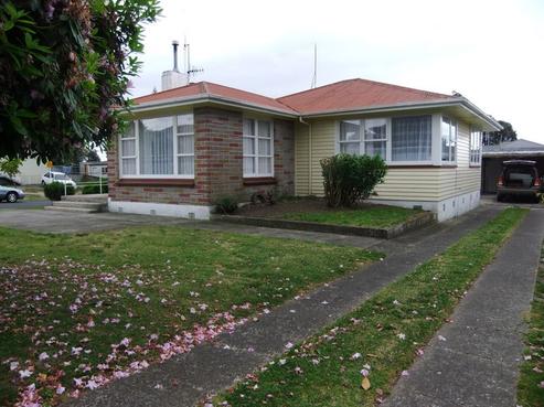 2 Henderson Crescent, Parkvale