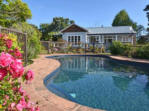 590 Ridge Road, Riverhead