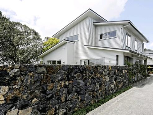 7 Mountain View Road, Morningside