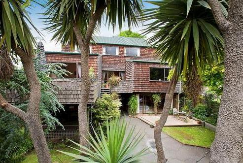 106 Easther Crescent, Kew