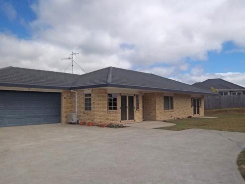 14 Conifer Grove, Kamo
