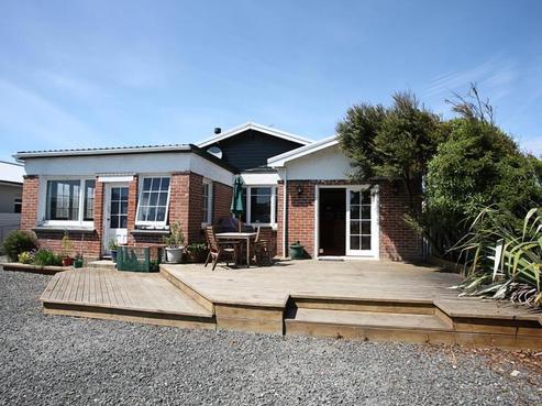 14 Thames Street, Avenal