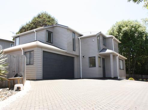 2/18 Jonathan Place, Sunnynook