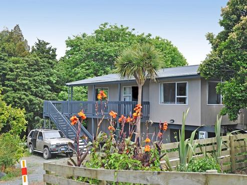 6 Grand View Road, Leigh