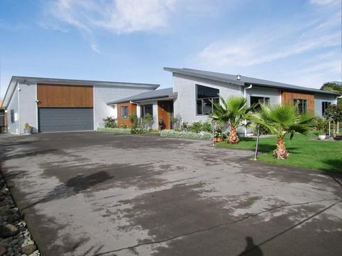 16 Winstone Place, Highlands Park
