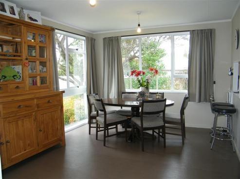 10 Pickering Crescent, Chedworth
