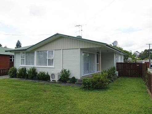 46 Garden Heights Avenue, Glenview