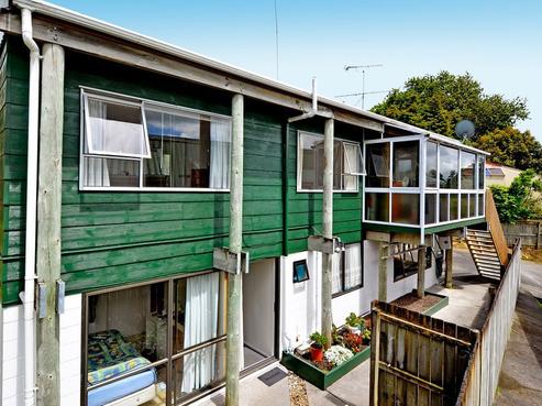 1/18 Kitewao Street, Northcote