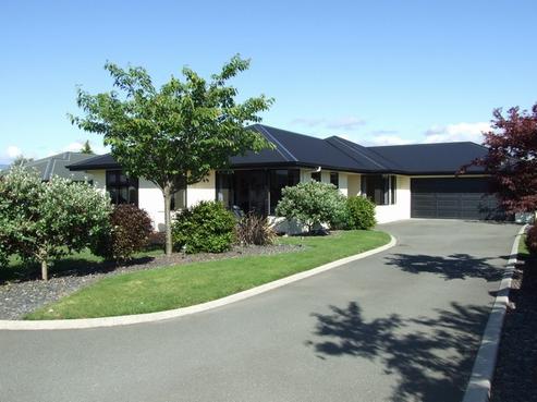 12 Hollybush Drive, Brightwater
