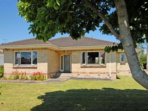 8 Odette Street, Bader