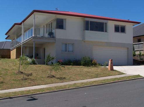 4 Alford Place, Huntington