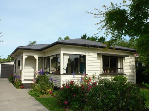 32 Allard Street, Edgeware