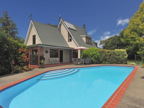 84 Clover Road East, Hope