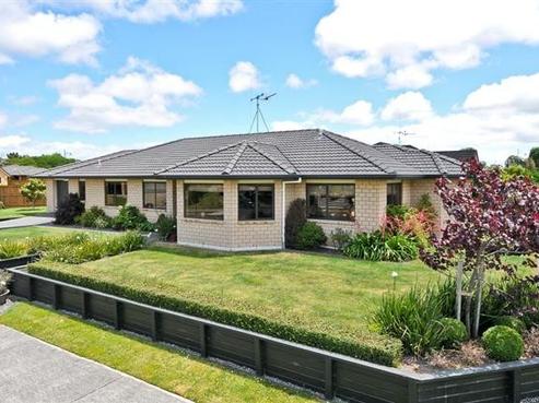 2 Vermont Court, Huntington