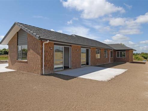 139 Saint James Drive, Huntington