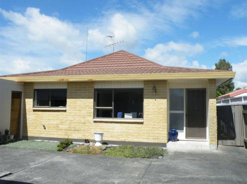 2/14 Pine Road, Orewa