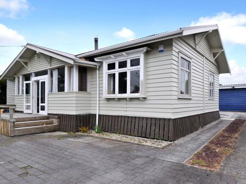 61 James Street, Glenholme